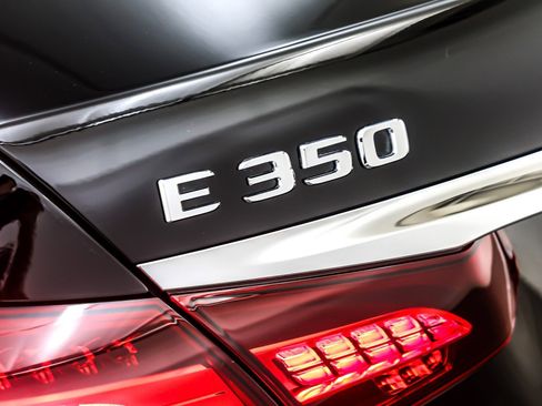 Used 2022 Mercedes-Benz E 350 Sedan image 10