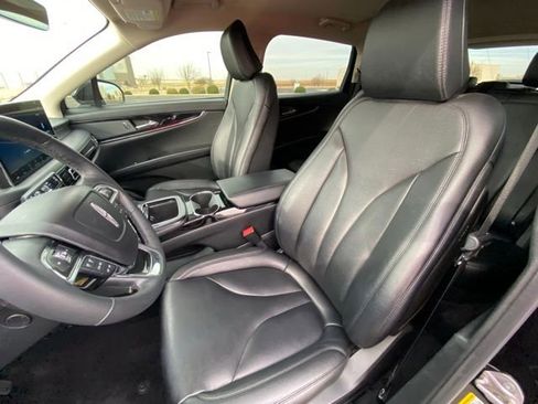 Used 2023 Lincoln Nautilus AWD w/ Premium Package image 11