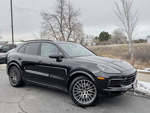 Used 2022 Porsche Cayenne image 2