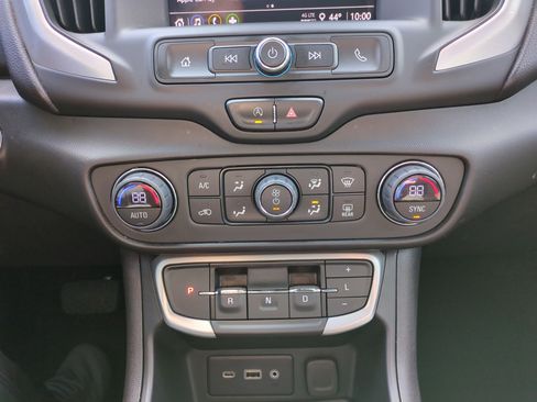 Used 2023 GMC Terrain SLE w/ Driver Convenience Package image 20