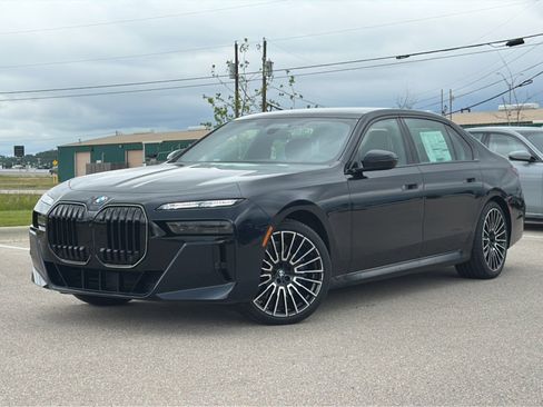 New 2025 BMW 760i xDrive i xDrive w/ Executive Package image 1