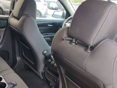 Used 2016 GMC Acadia SLE image 19