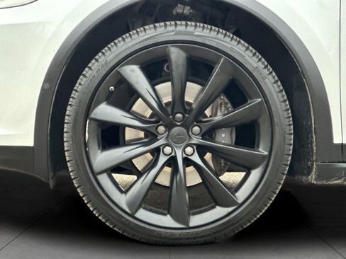 Used 2020 Tesla Model X Long Range image 24