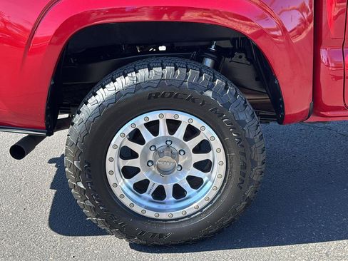 Used 2022 Toyota Tacoma SR image 9