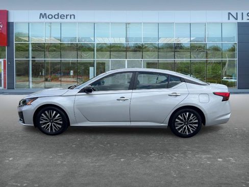 Certified 2024 Nissan Altima 2.5 SV FWD image 8