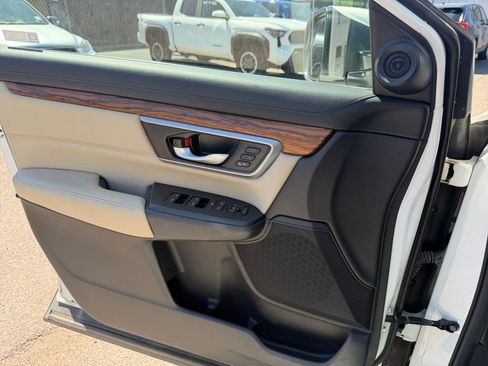 Used 2018 Honda CR-V Touring image 13