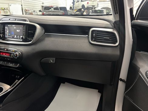 Used 2020 Kia Sorento SX image 32