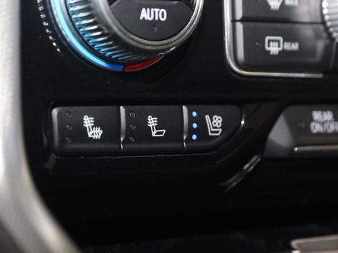 Used 2021 GMC Yukon Denali w/ Advanced Technology Package AWD/4WD image 10