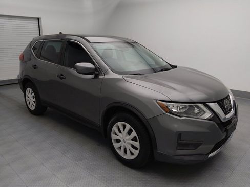 Used 2018 Nissan Rogue S FWD image 11