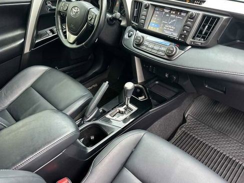 Used 2018 Toyota RAV4 Limited image 14