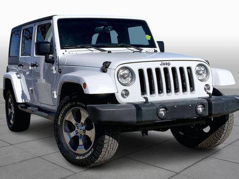 Used 2018 Jeep Wrangler Unlimited Sahara image 2