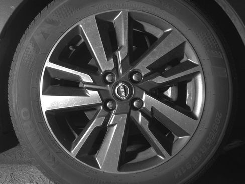 Used 2025 Nissan Versa SV w/ Trunk Package image 13