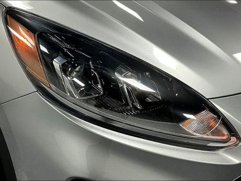 Used 2022 Ford Escape SE image 27