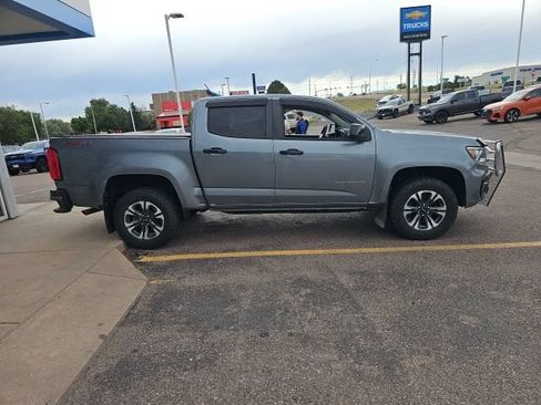 Used 2021 Chevrolet Colorado Z71 AWD/4WD image 6