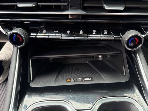 Used 2026 Chevrolet Traverse RS image 22