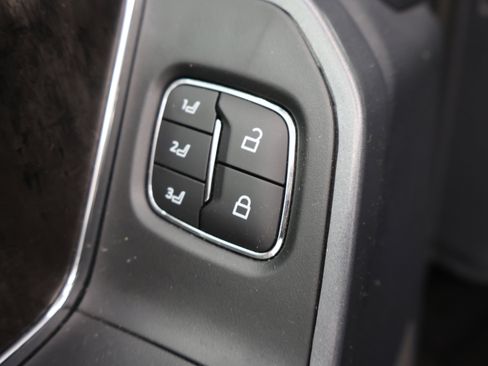 Used 2023 Ford F350 Lariat w/ Chrome Package image 40