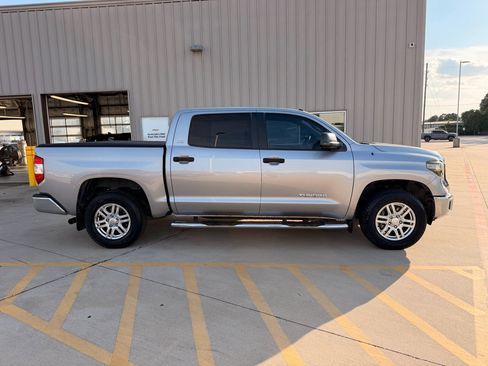 Used 2017 Toyota Tundra SR5 RWD image 9