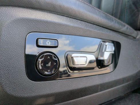 Used 2021 BMW X7 M50i w/ Dynamic Handling Package image 25