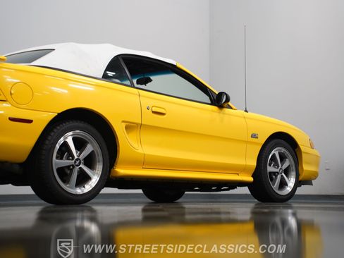 Used 1995 Ford Mustang GT RWD image 26
