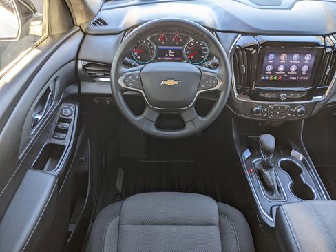 Used 2023 Chevrolet Traverse LT image 13