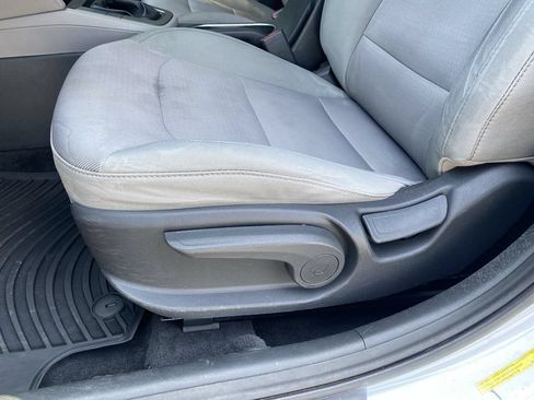 Used 2017 Hyundai Elantra SE FWD image 12