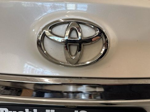 Used 2015 Toyota Avalon XLE FWD image 85