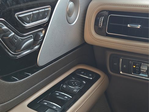 Used 2020 Lincoln Aviator Reserve w/ Equipment Group 202A AWD/4WD image 13