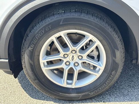 New 2026 Ford Explorer Active image 11