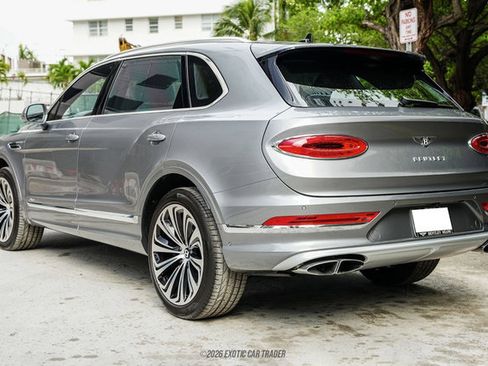 Used 2024 Bentley Bentayga Extended Wheelbase AWD/4WD image 6