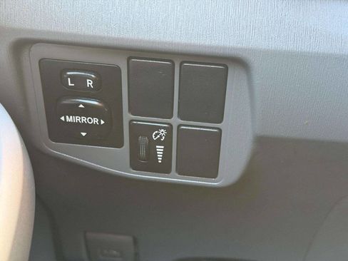 Used 2011 Toyota Prius Five image 38