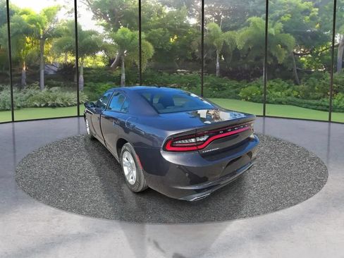 Used 2022 Dodge Charger SXT RWD image 5