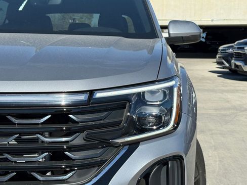 New 2026 Volkswagen Atlas Cross Sport SE FWD image 3
