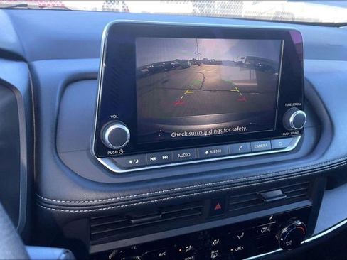 Used 2024 Nissan Rogue S image 23