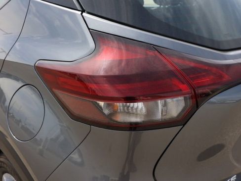 New 2025 Nissan Kicks Play S image 7