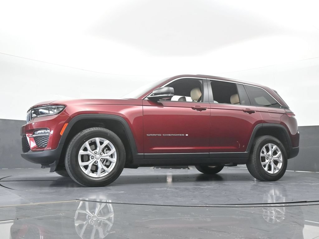 Used 2023 Jeep Grand Cherokee Limited w/ Trailer Tow Prep Group (B) RWD image 57