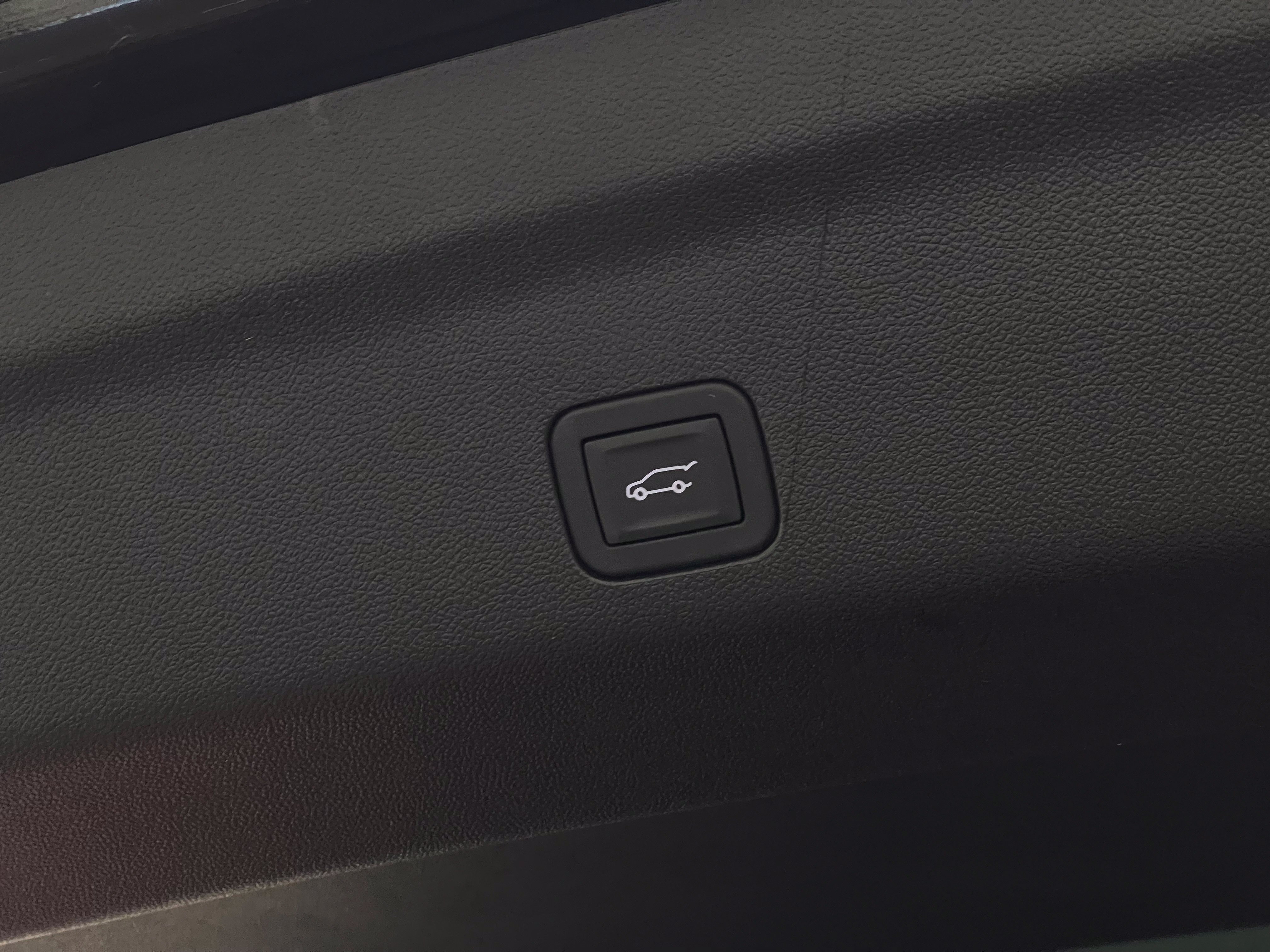 Used 2026 GMC Yukon Denali Ultimate w/ LPO, Floor Liner Package AWD/4WD image 12