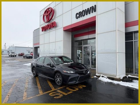 Certified 2023 Toyota Camry SE image 1