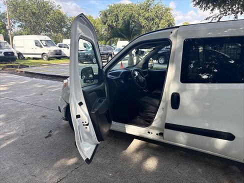 Used 2022 RAM ProMaster City Tradesman w/ Window Group 05 FWD image 12