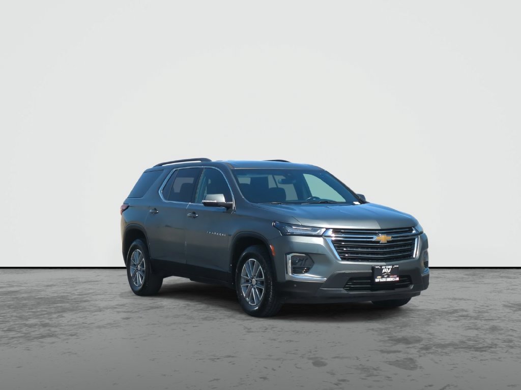 Used 2023 Chevrolet Traverse LT FWD image 2