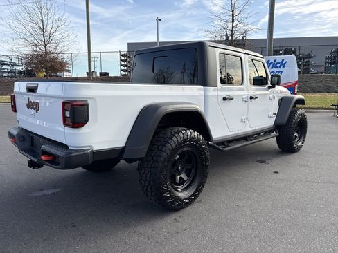 Certified 2024 Jeep Gladiator Mojave w/ Technology Group image 9