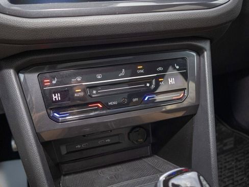 Used 2024 Volkswagen Tiguan SE R-Line image 22