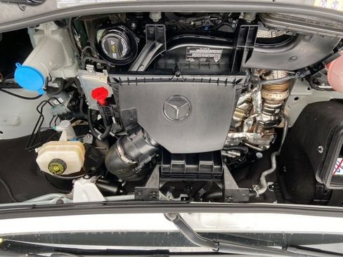 Used 2024 Mercedes-Benz Sprinter 2500 w/ Acoustic Package image 33