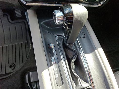 Used 2019 Honda HR-V Touring image 15