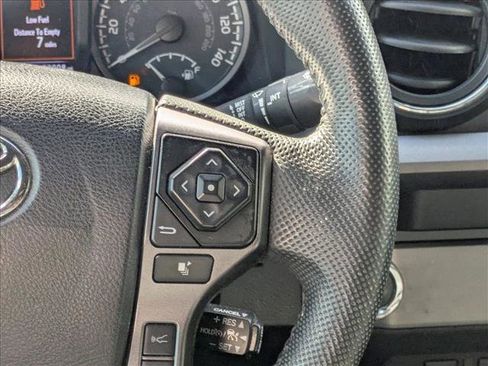 Used 2022 Toyota Tacoma TRD Sport image 22