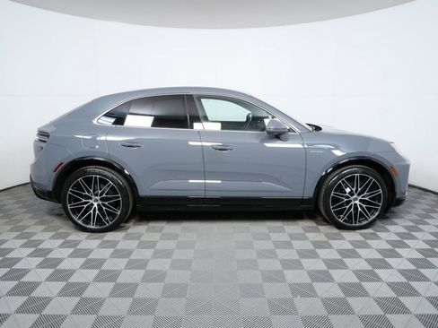 New 2026 Porsche Macan Turbo Electric image 24