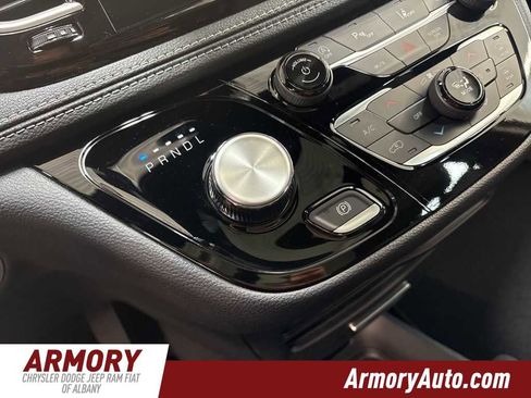 New 2026 Chrysler Pacifica Select image 16