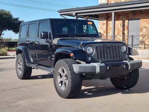 Used 2017 Jeep Wrangler Unlimited Sahara w/ Connectivity Group AWD/4WD image 1