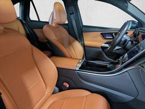 Used 2024 Mercedes-Benz GLC 300 4MATIC image 21