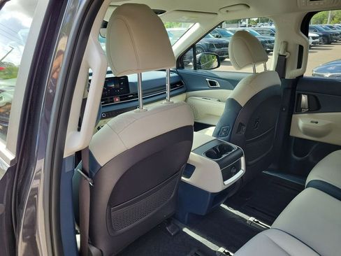 New 2026 Kia Carnival EX FWD image 17