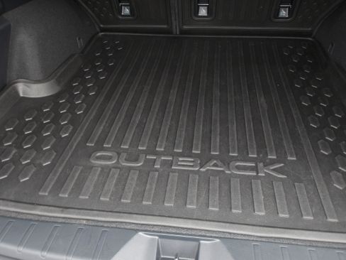 Used 2025 Subaru Outback Limited image 14